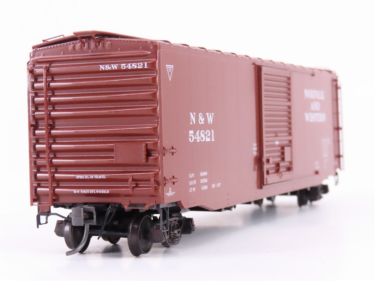 HO Scale Kadee 6005 N&amp;W Norfolk &amp; Western 50&#39; Single Door Box Car #54821