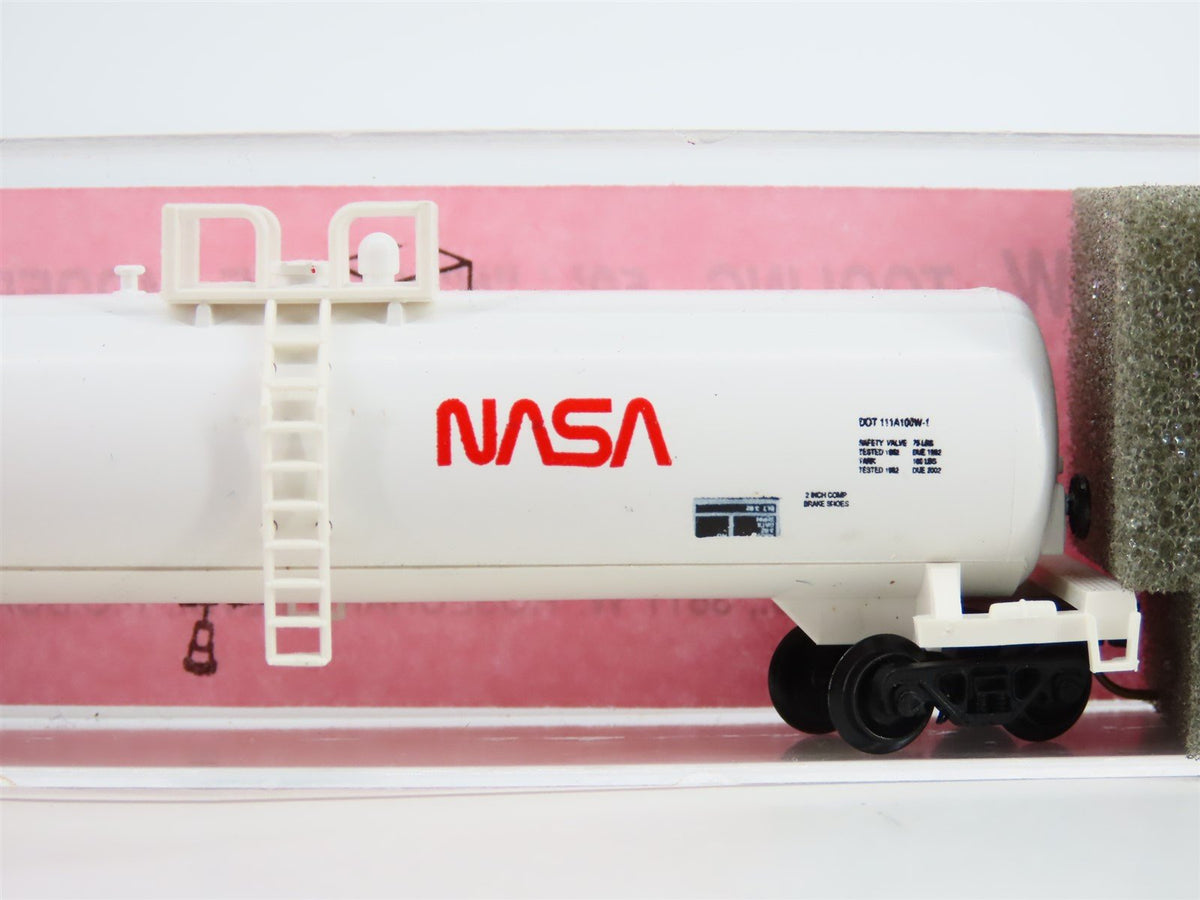 N Scale Roundhouse NLAX NASA 50&#39; Modern Tankcar #190