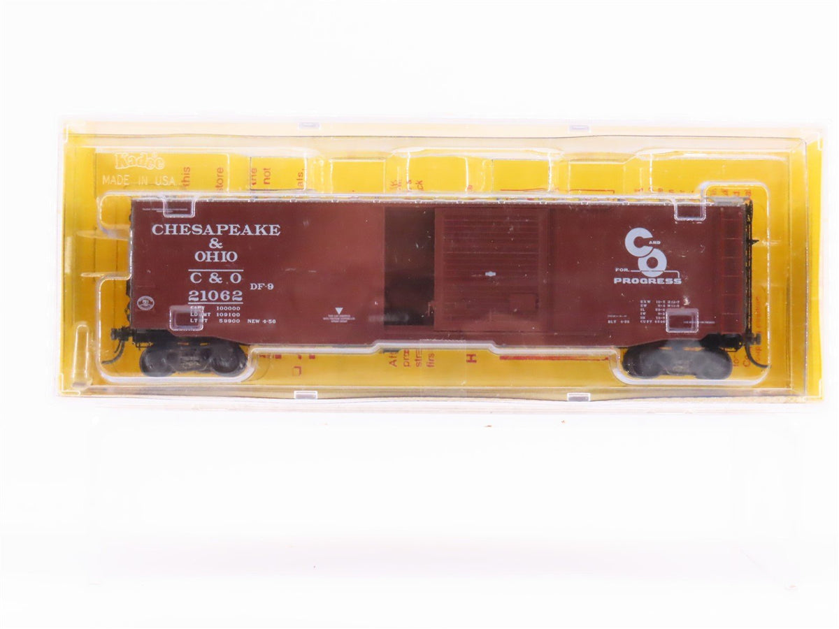 HO Scale Kadee 6013 C&amp;O Chesapeake &amp; Ohio 50&#39; Box Car #21062 - Sealed