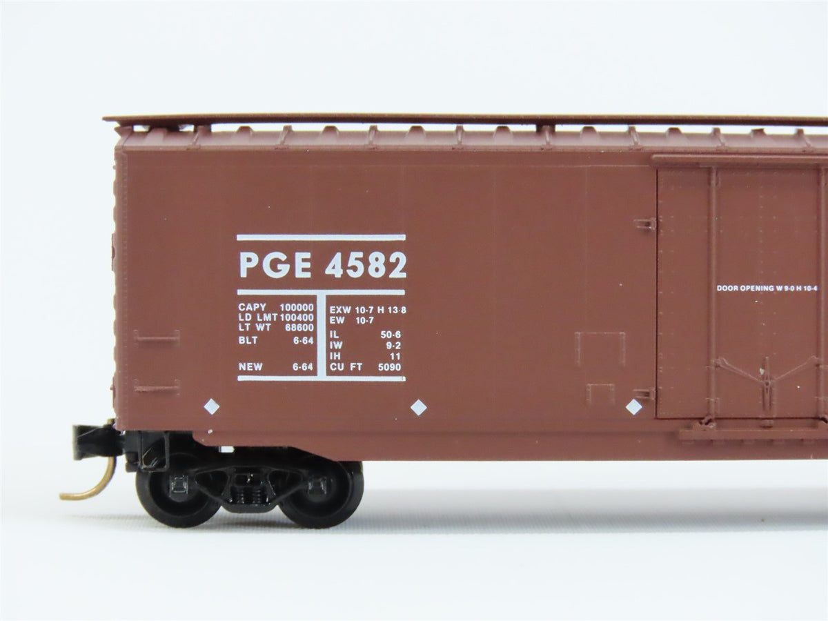 N Scale Micro-Trains MTL/Kadee 32260 PGE Railway 50&#39; Standard Boxcar #4582