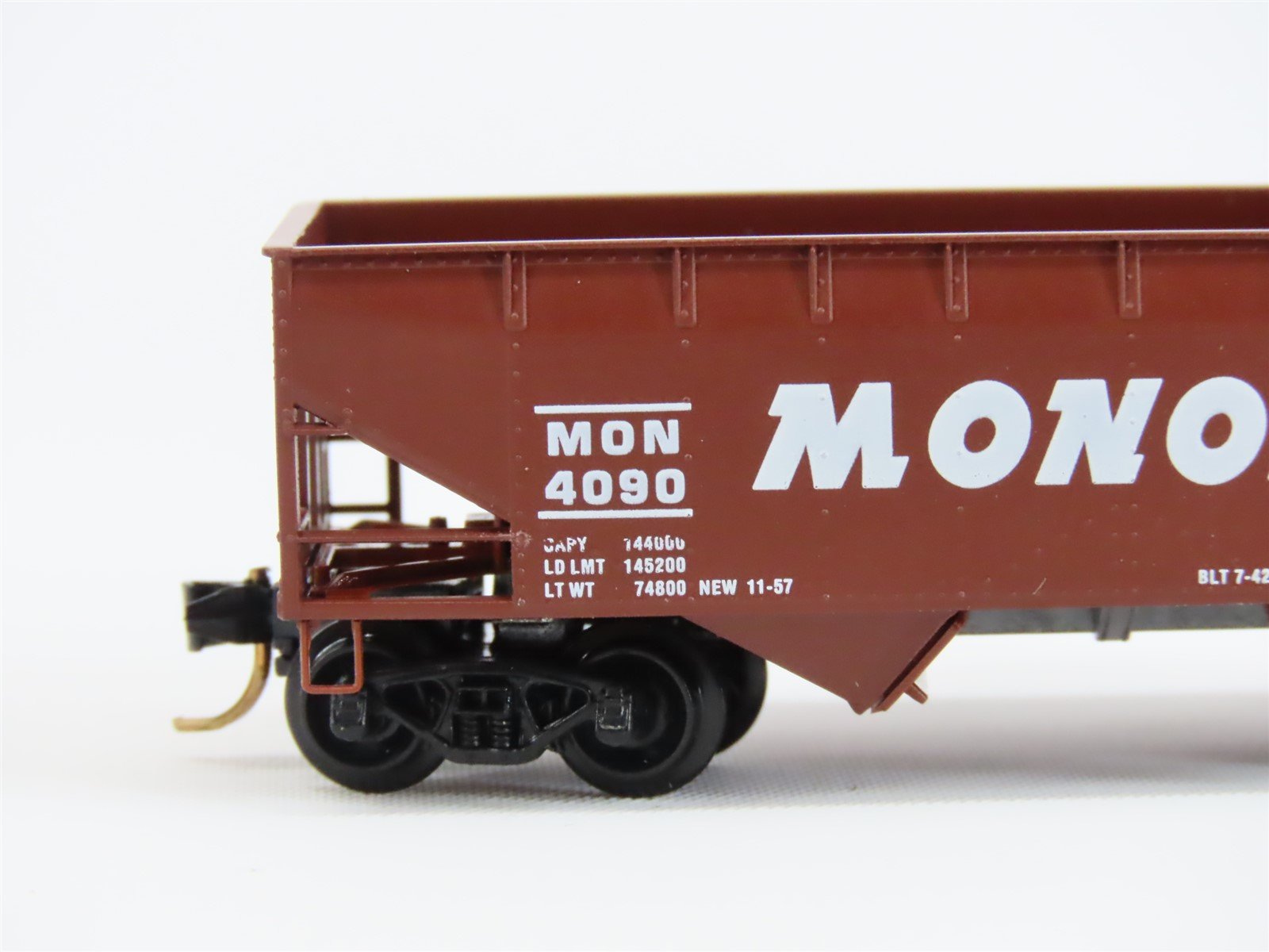 N Micro-Trains MTL/Kadee 55200 MON Monon Hoosier Line 2-Bay Hopper Car #4090