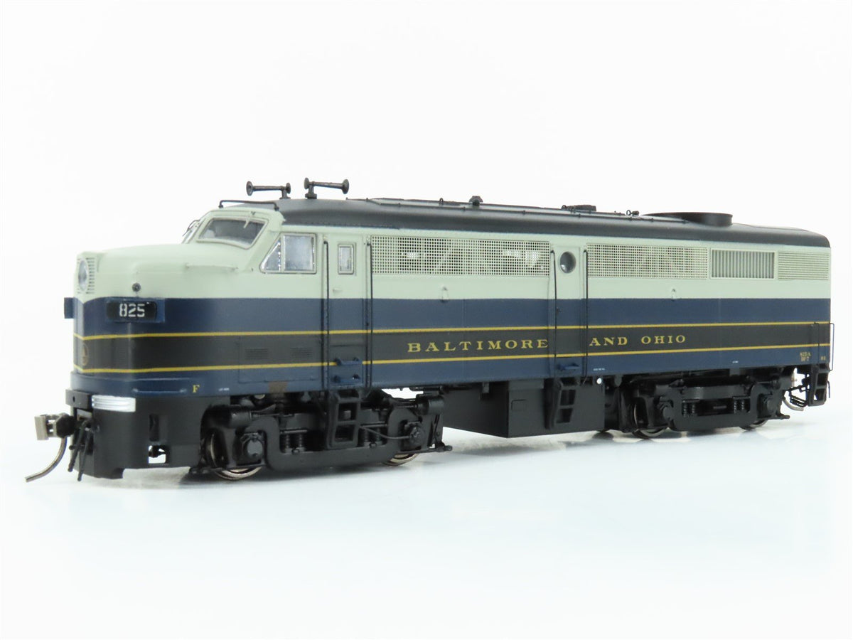 HO Scale Rapido 21500 B&amp;O Baltimore &amp; Ohio ALCO FA-2 Diesel #825 w/ DCC &amp; Sound