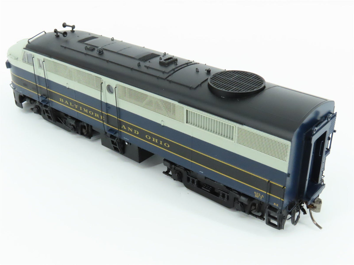 HO Scale Rapido 21500 B&amp;O Baltimore &amp; Ohio ALCO FA-2 Diesel #825 w/ DCC &amp; Sound