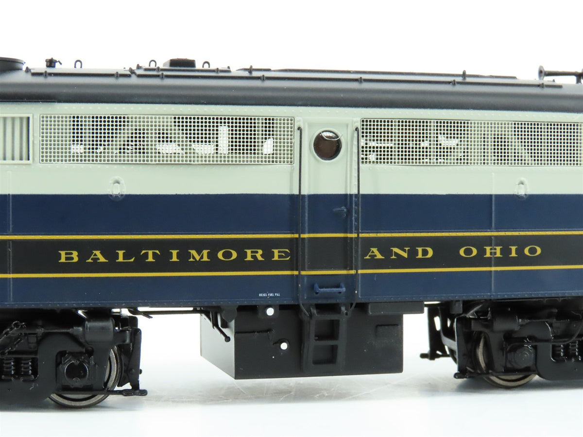 HO Scale Rapido 21500 B&amp;O Baltimore &amp; Ohio ALCO FA-2 Diesel #825 w/ DCC &amp; Sound