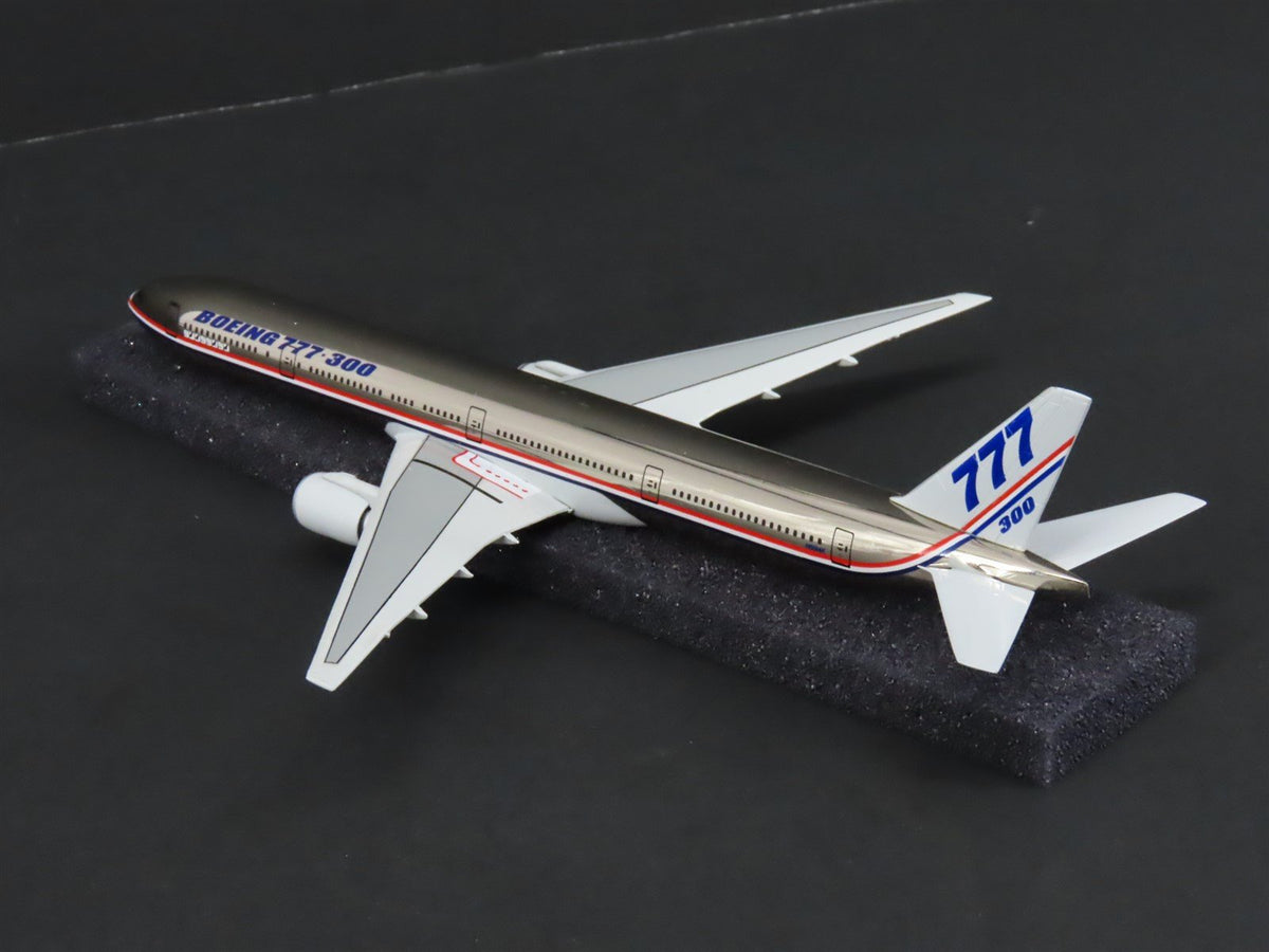 1:400 Scale Dragon Wings 55024 Die-Cast Boeing B777-300 Airliner N5014K