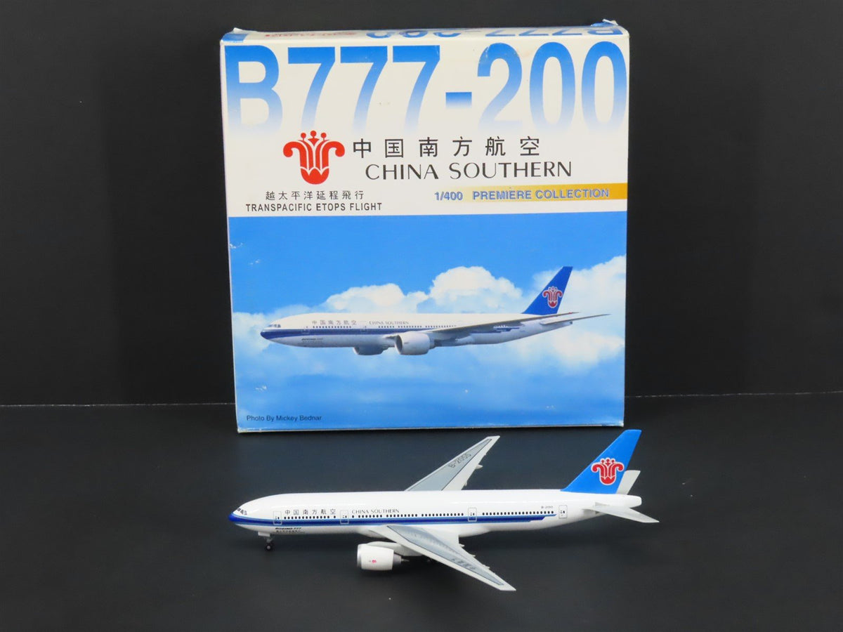 1:400 Dragon Wings 55039 Die-Cast China Southern Boeing B777-300 Airliner B2055