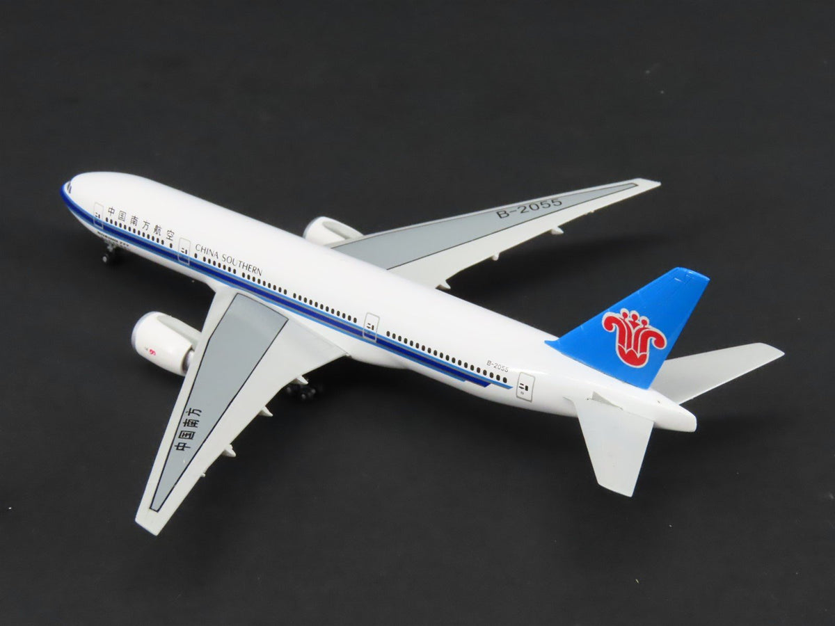 1:400 Dragon Wings 55039 Die-Cast China Southern Boeing B777-300 Airliner B2055