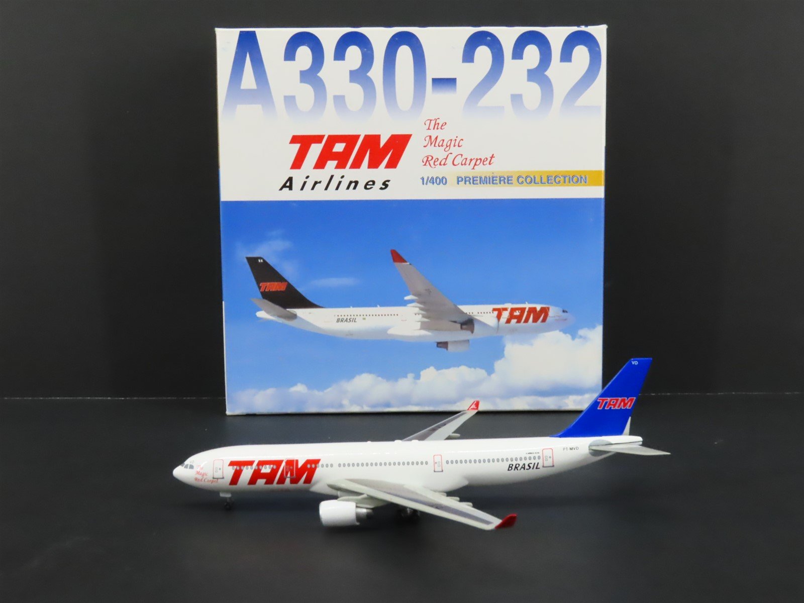 1:400 Dragon Wings 55141 Die-Cast TAM Airlines Airbus A330-232 Airliner PT-MVD