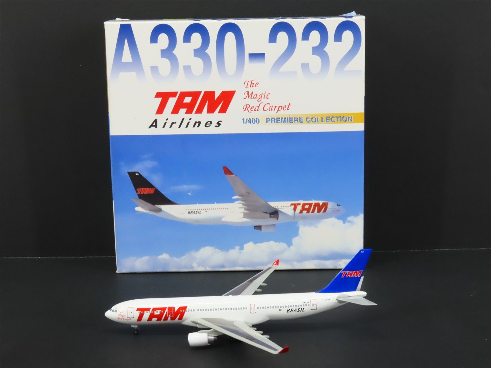 1:400 Dragon Wings 55141 Die-Cast TAM Airlines Airbus A330-232 Airliner PT-MVA