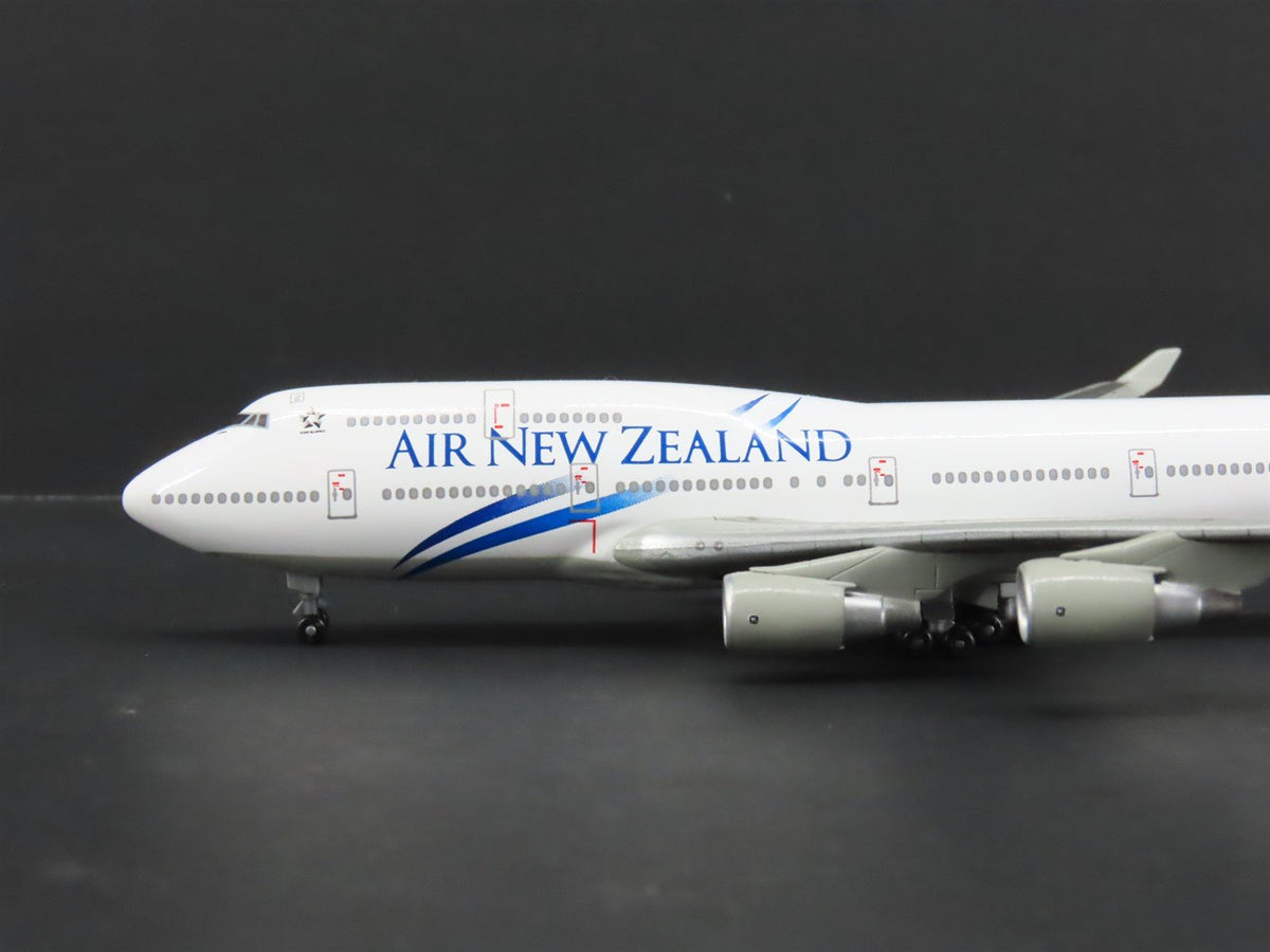 1:400 Dragon Wings 55131 DieCast Air New Zealand Boeing 747-419 Airliner ZK-NBV