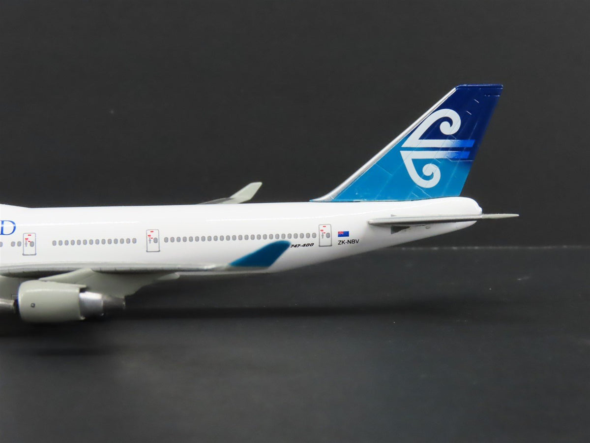 1:400 Dragon Wings 55131 DieCast Air New Zealand Boeing 747-419 Airliner ZK-NBV
