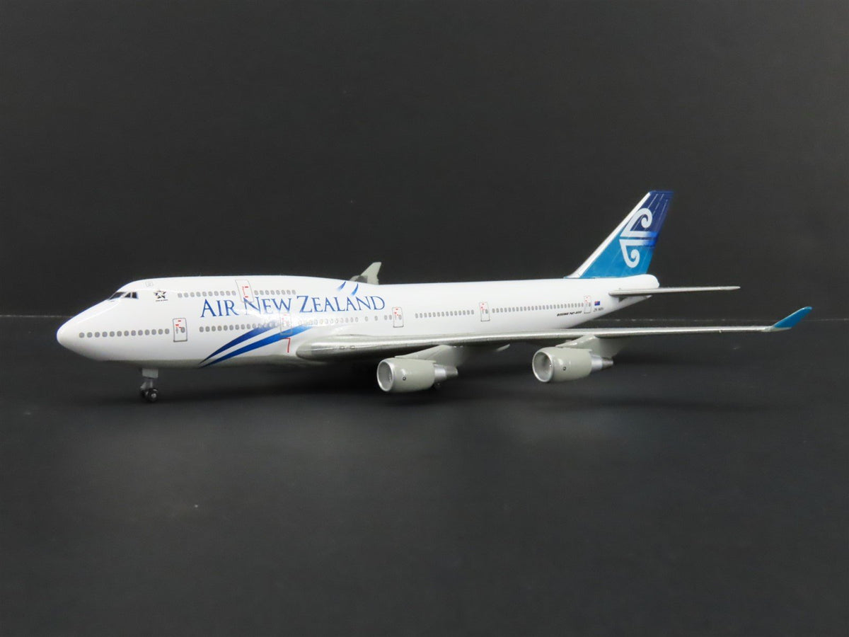 1:400 Dragon Wings 55131 DieCast Air New Zealand Boeing 747-419 Airliner ZK-NBV