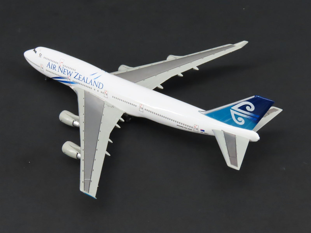 1:400 Dragon Wings 55131 DieCast Air New Zealand Boeing 747-419 Airliner ZK-NBV
