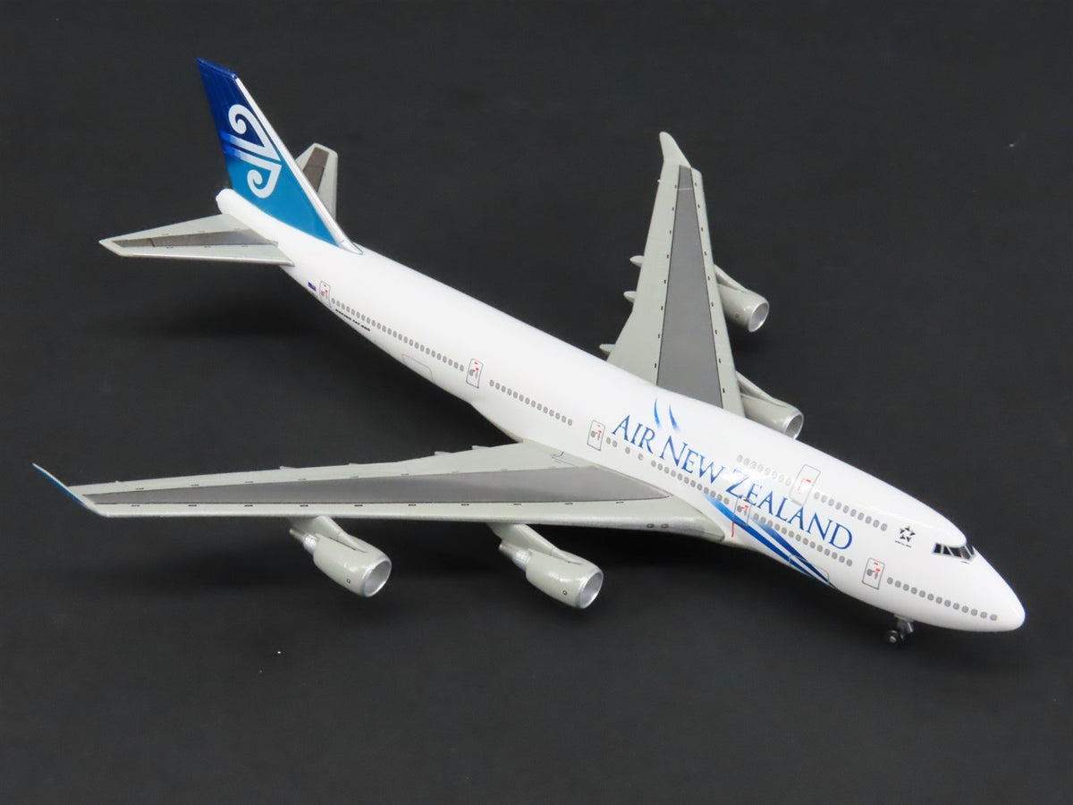 1:400 Dragon Wings 55131 DieCast Air New Zealand Boeing 747-419 Airliner ZK-NBV