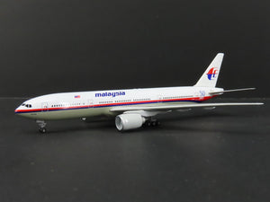 1:400 Dragon Wings 55027 Die-Cast Malaysia Air Boeing 777-212 Airliner 9M-MRA