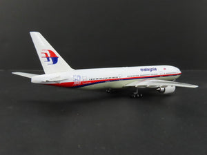 1:400 Dragon Wings 55027 Die-Cast Malaysia Air Boeing 777-212 Airliner 9M-MRA