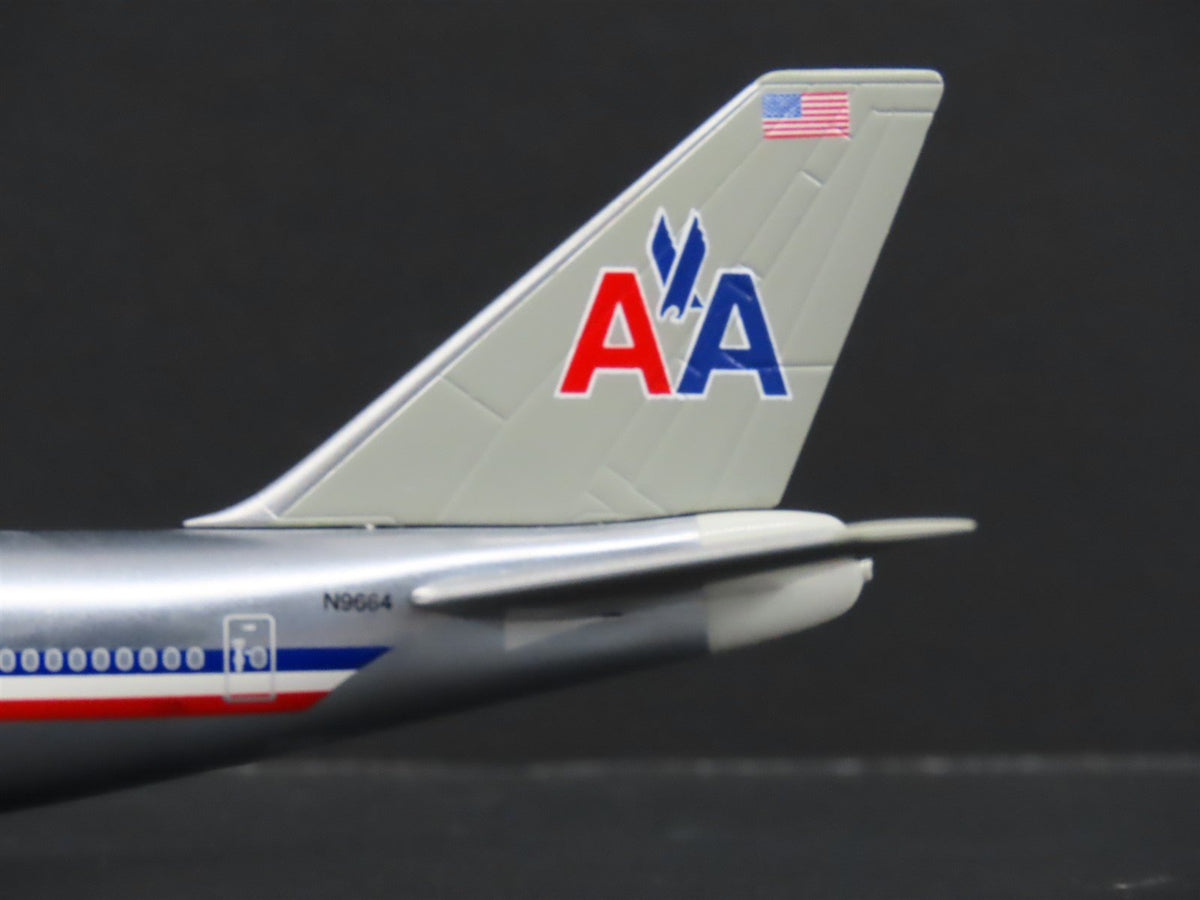 1:400 Dragon Wings 55140 Die-Cast American Airlines Boeing 747-122 Airliner