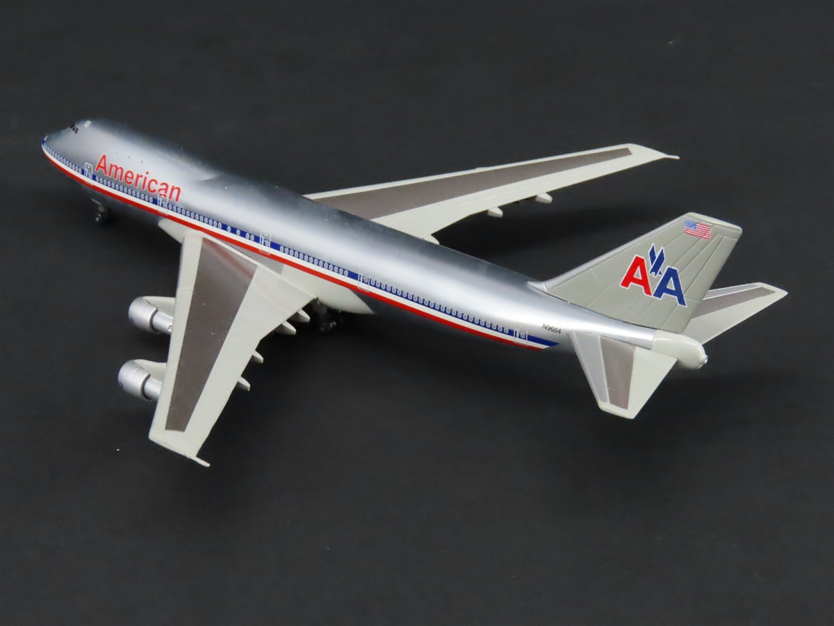 1:400 Dragon Wings 55140 Die-Cast American Airlines Boeing 747-122 Airliner