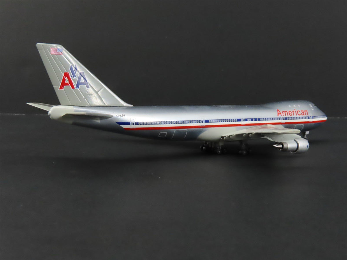 1:400 Dragon Wings 55140 Die-Cast American Airlines Boeing 747-122 Airliner