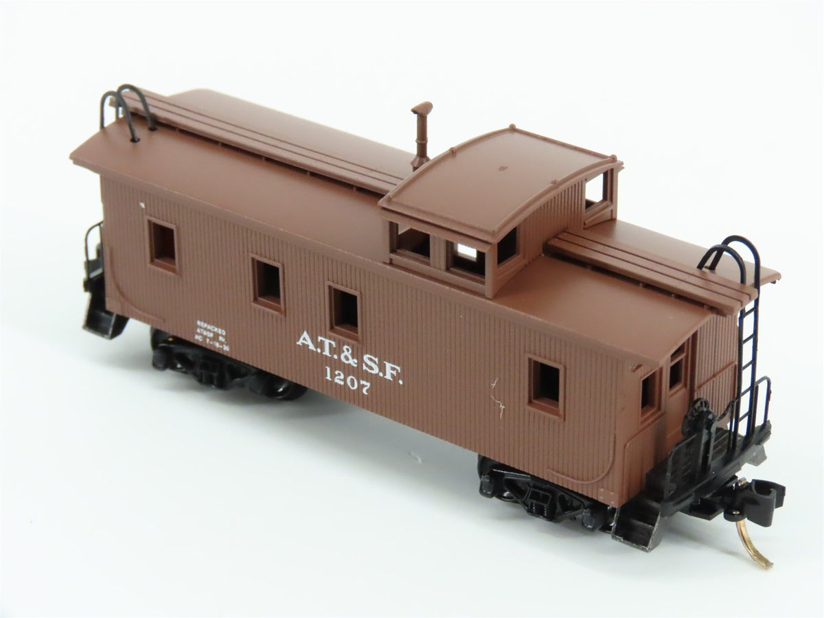 N Scale Micro-Trains MTL 51100 ATSF Santa Fe Railroad 34&#39; Wood Caboose #1207