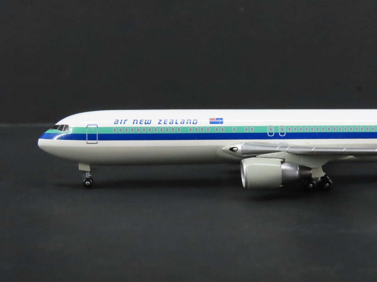 1:400 Dragon Wings 55033 Die-Cast Air New Zealand Boeing 767-319 Airliner ZK-NCH