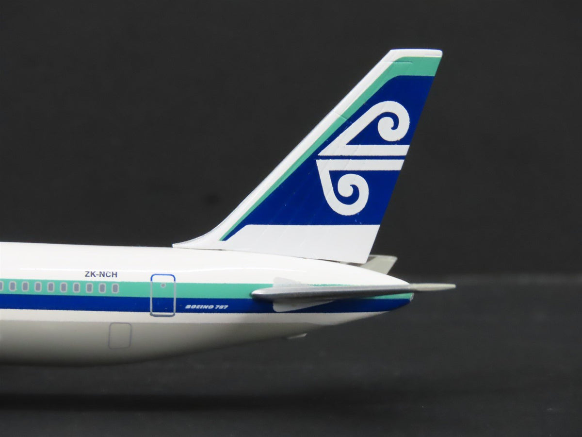1:400 Dragon Wings 55033 Die-Cast Air New Zealand Boeing 767-319 Airliner ZK-NCH