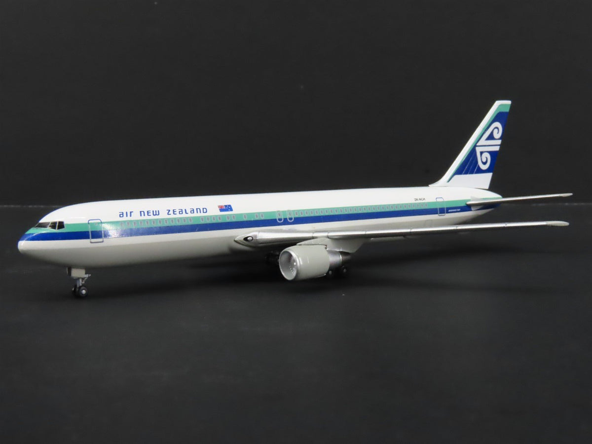 1:400 Dragon Wings 55033 Die-Cast Air New Zealand Boeing 767-319 Airliner ZK-NCH