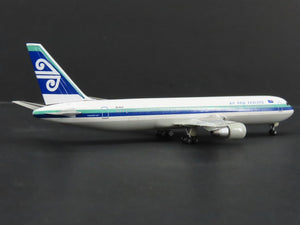 1:400 Dragon Wings 55033 Die-Cast Air New Zealand Boeing 767-319 Airliner ZK-NCH