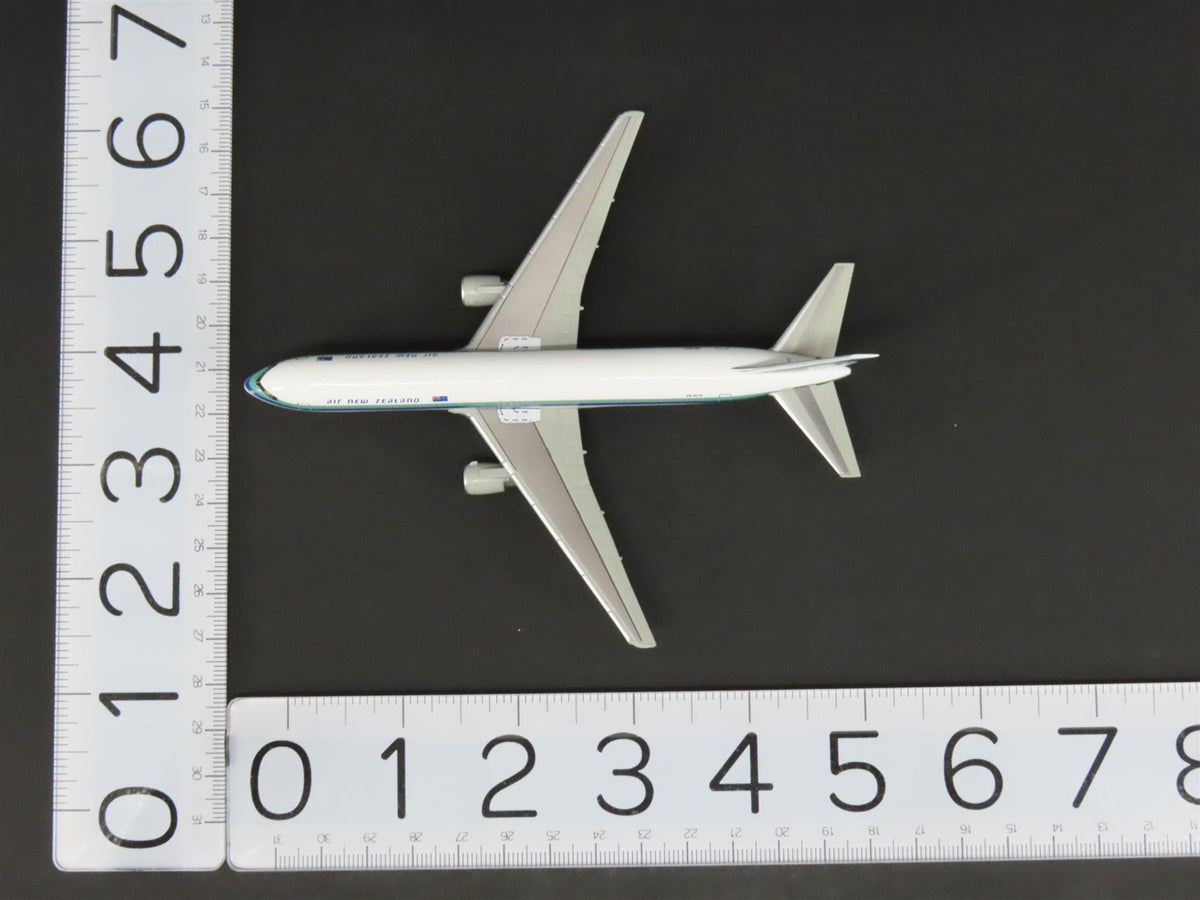 1:400 Dragon Wings 55033 Die-Cast Air New Zealand Boeing 767-319 Airliner ZK-NCH