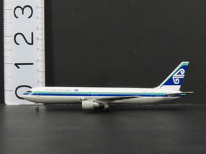 1:400 Dragon Wings 55033 Die-Cast Air New Zealand Boeing 767-319 Airliner ZK-NCH