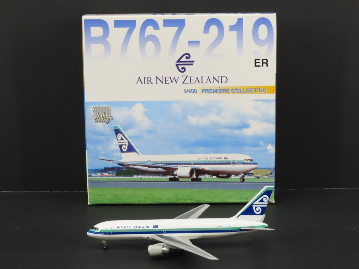 1:400 Dragon Wings 55032 Die-Cast Air New Zealand Boeing 767-319 Airliner ZK-NBA