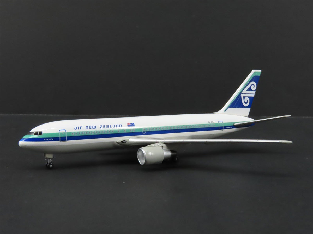 1:400 Dragon Wings 55032 Die-Cast Air New Zealand Boeing 767-319 Airliner ZK-NBA