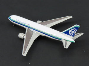 1:400 Dragon Wings 55032 Die-Cast Air New Zealand Boeing 767-319 Airliner ZK-NBA