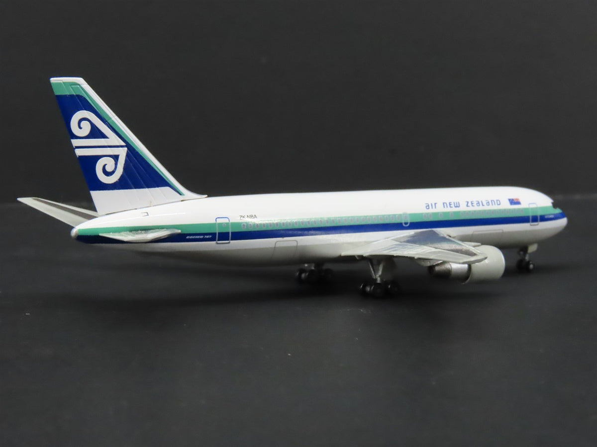 1:400 Dragon Wings 55032 Die-Cast Air New Zealand Boeing 767-319 Airliner ZK-NBA