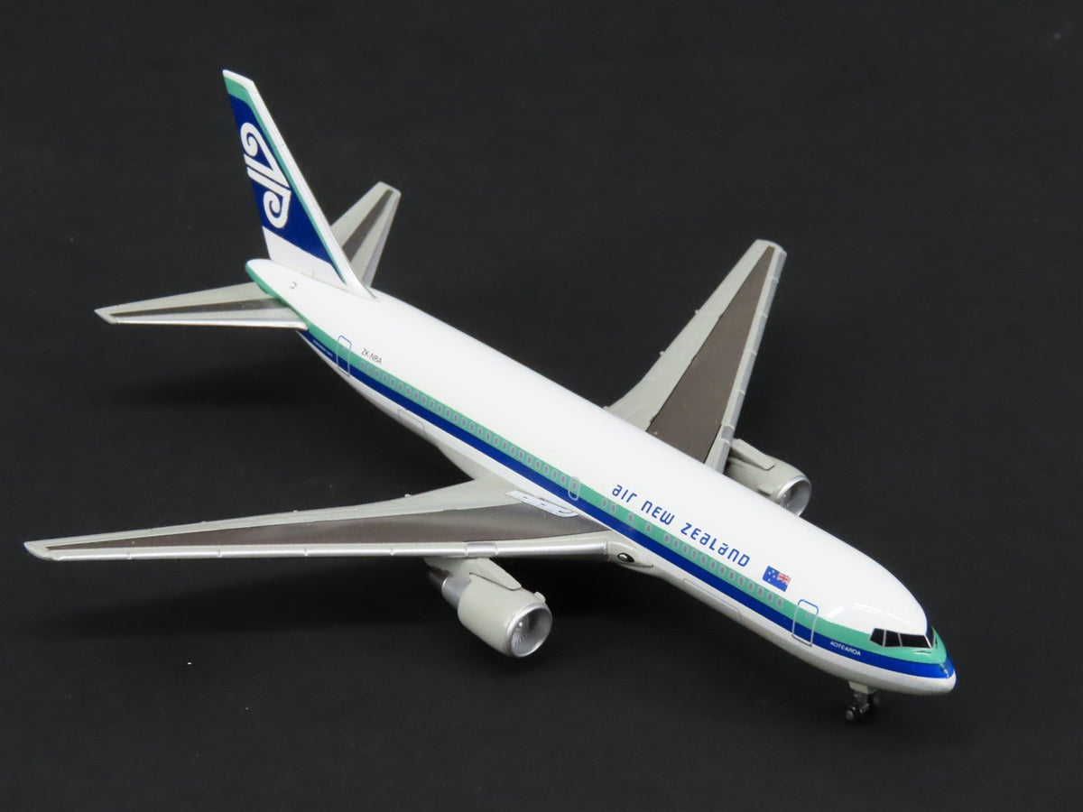 1:400 Dragon Wings 55032 Die-Cast Air New Zealand Boeing 767-319 Airliner ZK-NBA