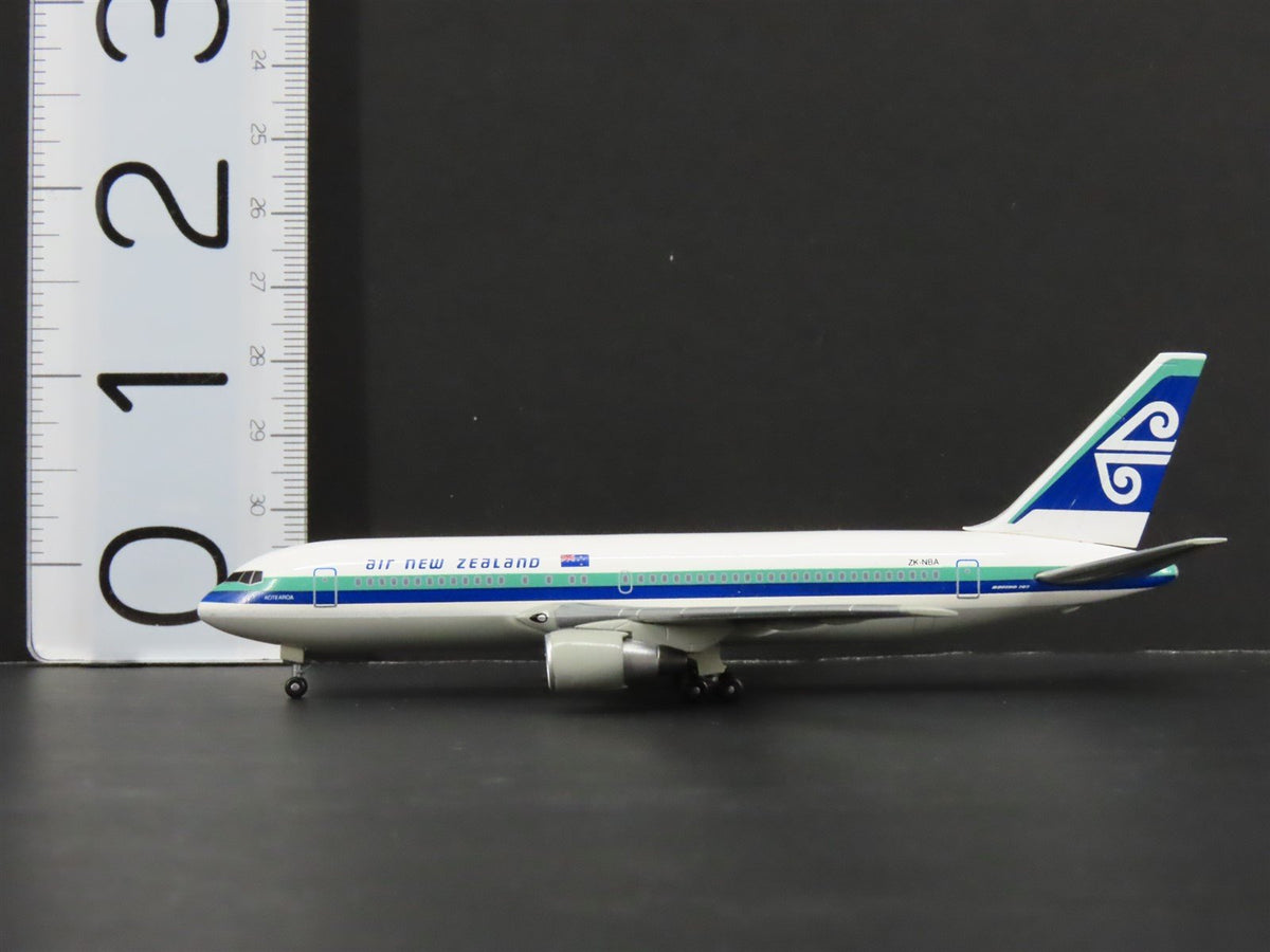 1:400 Dragon Wings 55032 Die-Cast Air New Zealand Boeing 767-319 Airliner ZK-NBA
