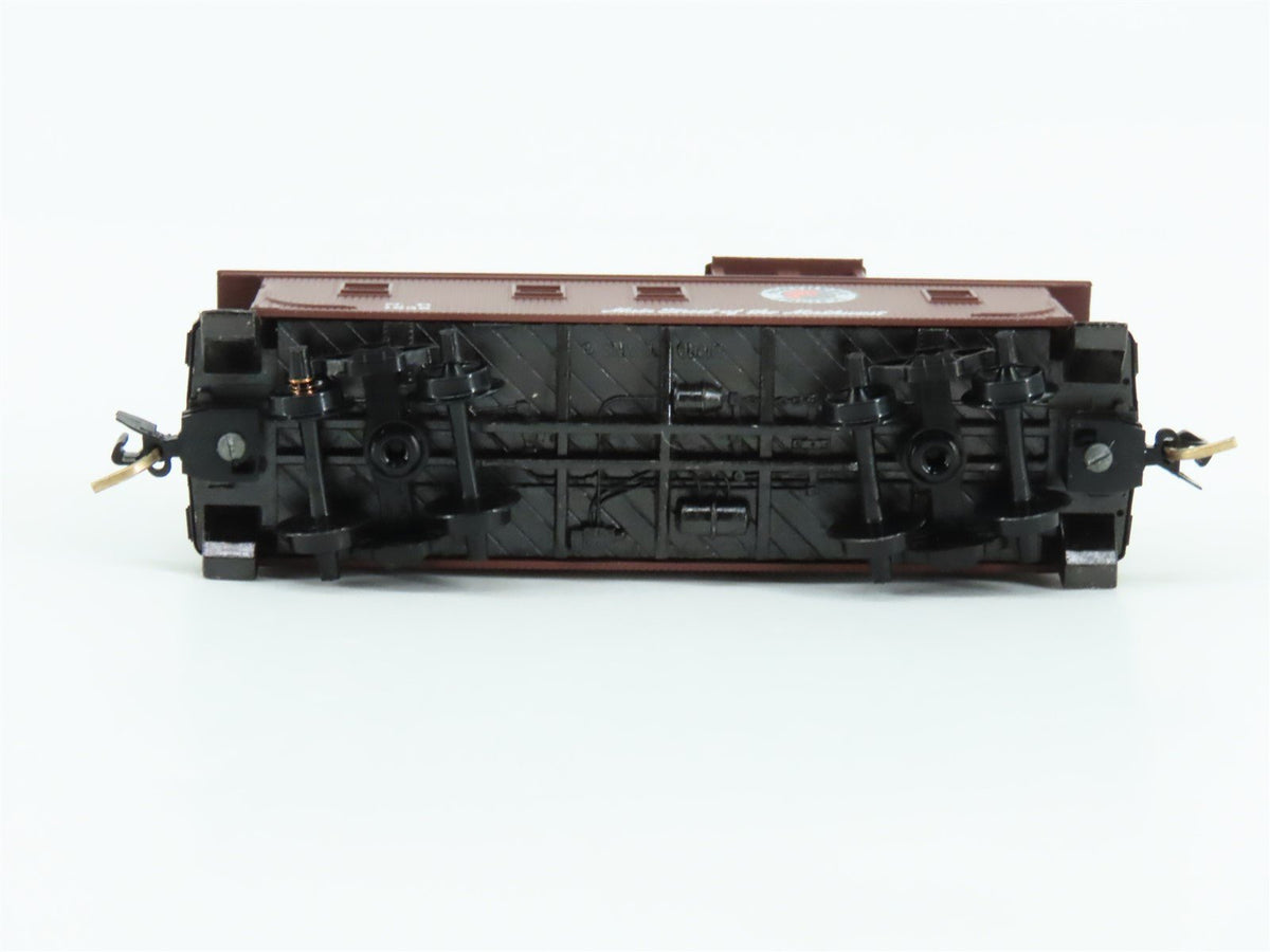 N Scale Micro-Trains MTL 51050 NP Northern Pacific 34&#39; Wood Caboose #1638