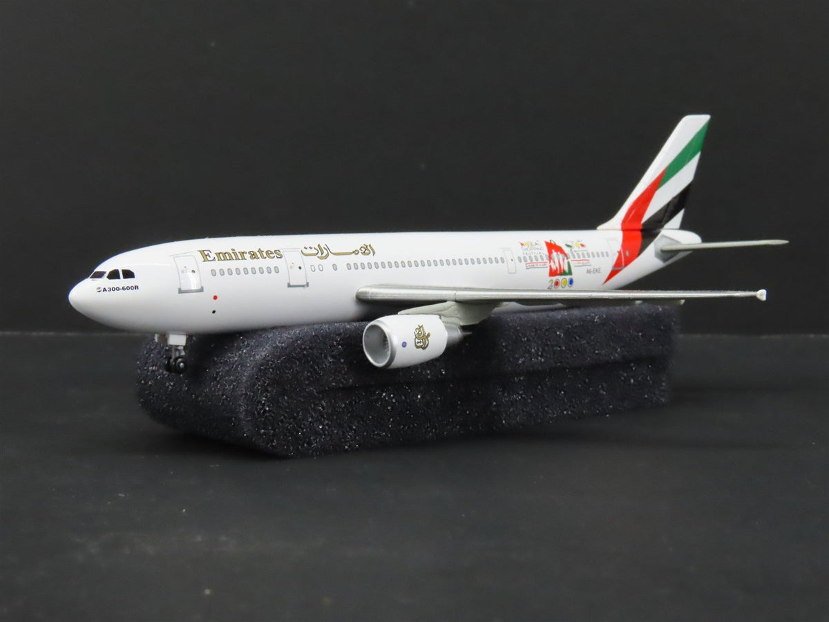 1:400 Dragon Wings 55181 Emirates Airbus A300-605B Die-Cast Airliner A6-EKE