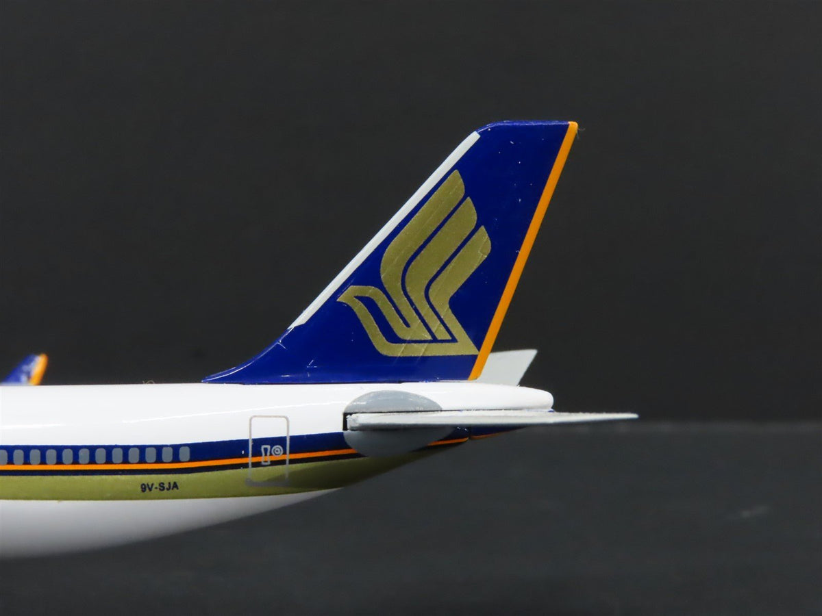 1:400 Dragon Wings 55003 Singapore Airbus A340-313 Die-Cast Airliner 9V-SJA
