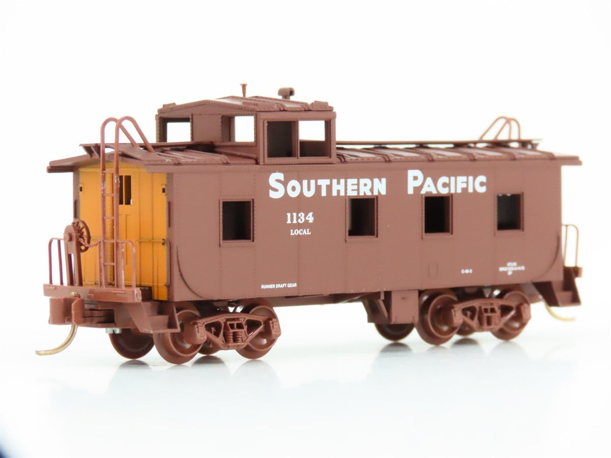 N Scale Micro-Trains MTL 100050 SP Southern Pacific 36&#39; Steel Caboose #1134