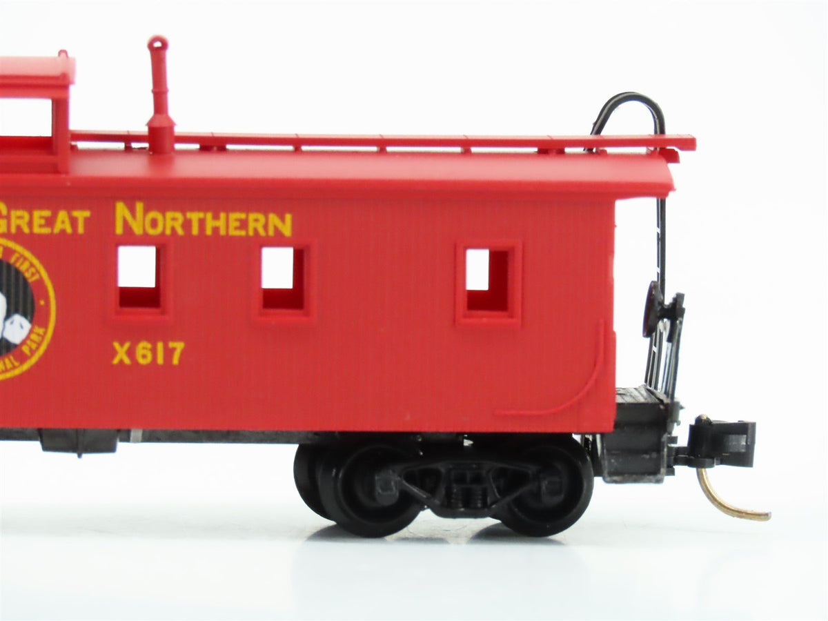 N Scale Micro-Trains MTL 51110 GN Glacier National Park 34&#39; Wood Caboose #X617