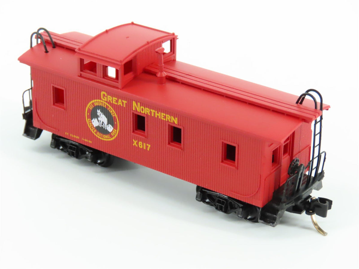 N Scale Micro-Trains MTL 51110 GN Glacier National Park 34&#39; Wood Caboose #X617