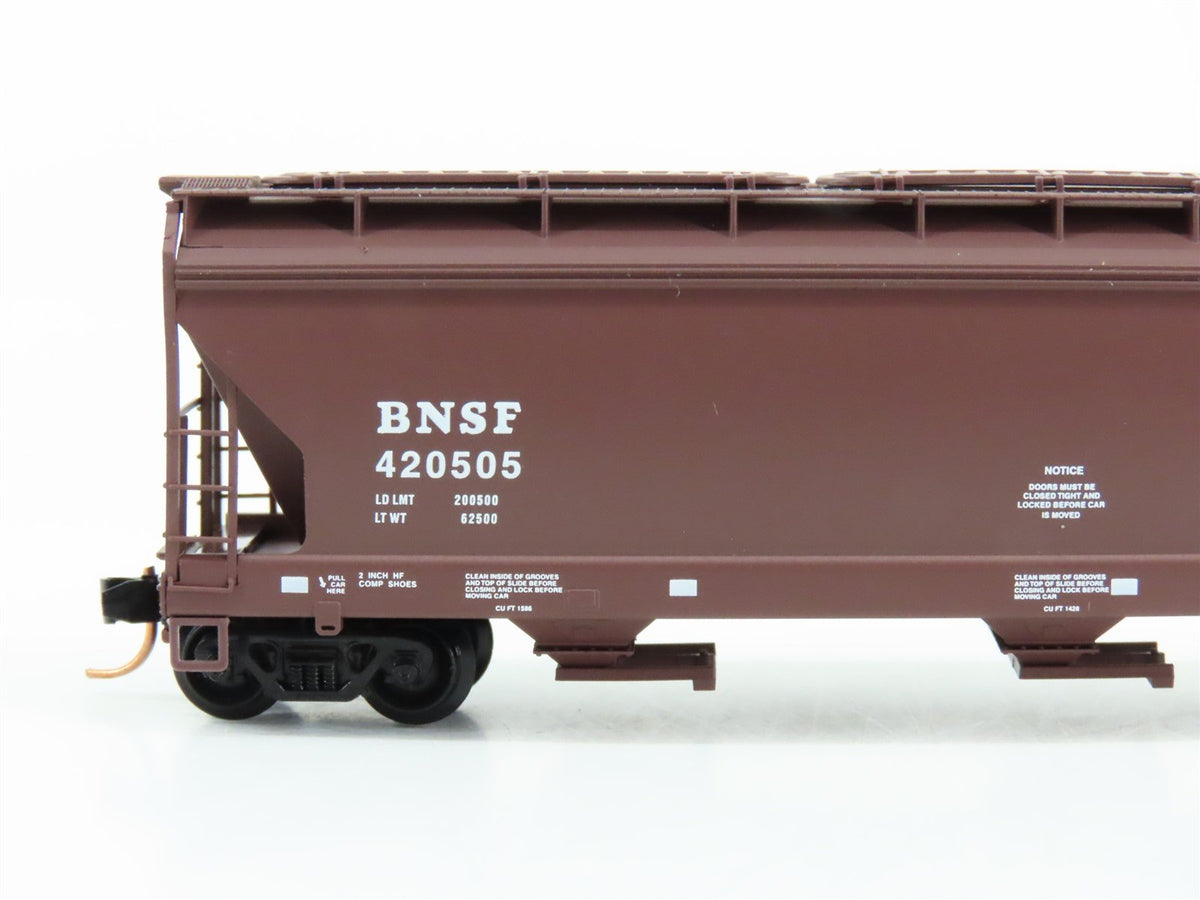 N Scale Micro-Trains MTL 94180 BNSF Railway 3-Bay Covered Hopper #420505