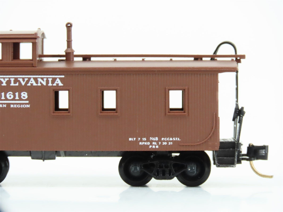 N Scale Micro-Trains MTL 51160 PRR Pennsylvania Railroad 34&#39; Caboose #981618