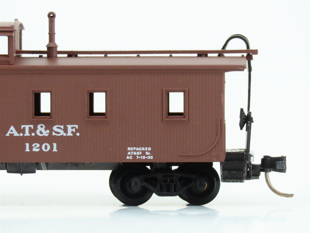 N Scale Micro-Trains MTL 51100 ATSF Santa Fe Railroad 34&#39; Wood Caboose #1201