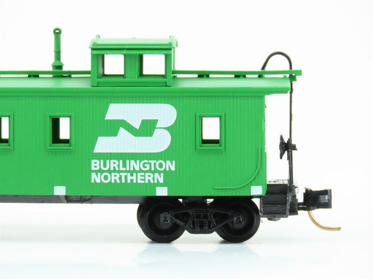 N Scale Micro-Trains MTL 51090 BN Burlington Northern 34&#39; Wood Caboose #10925