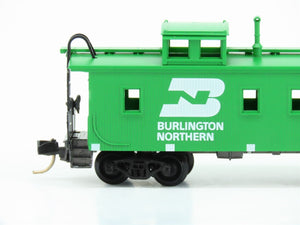 N Scale Micro-Trains MTL 51090 BN Burlington Northern 34' Wood Caboose #10922