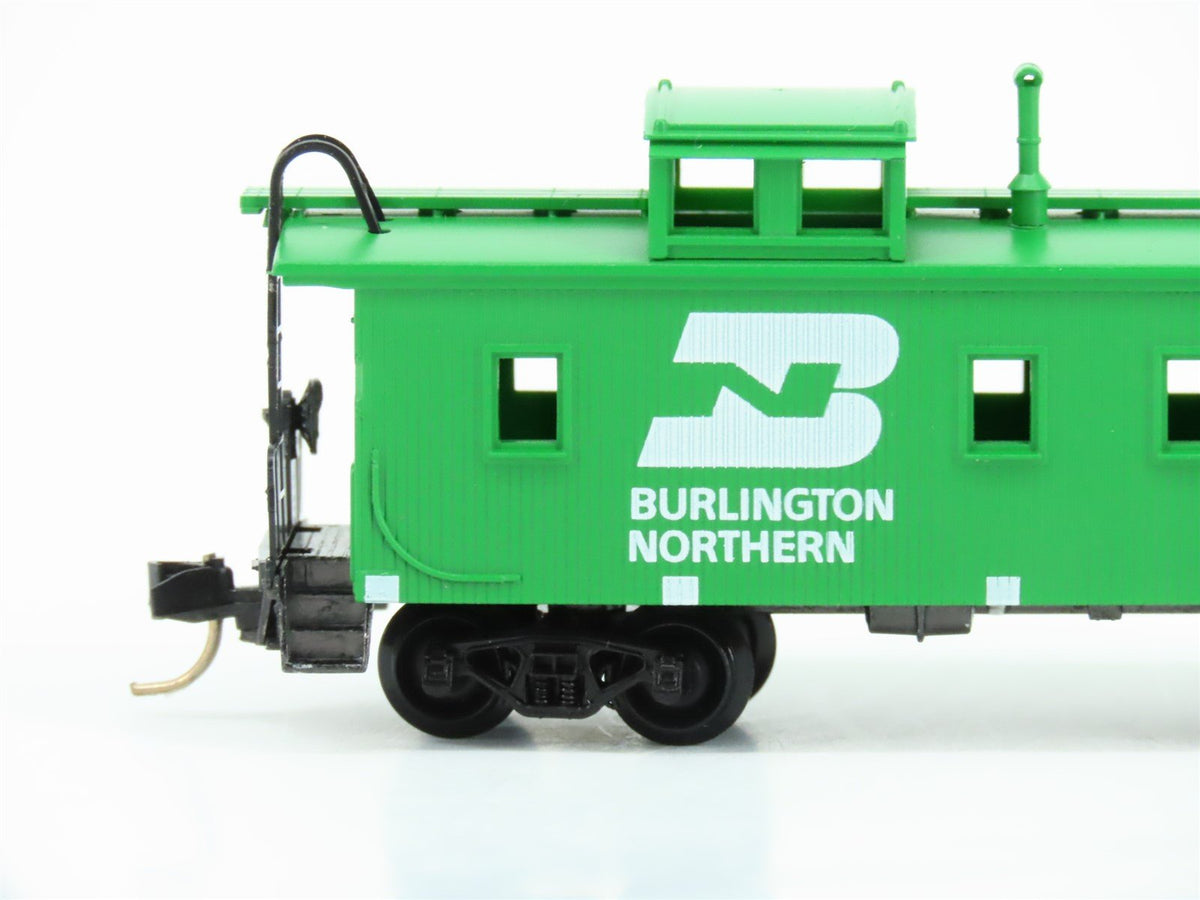 N Scale Micro-Trains MTL 51090 BN Burlington Northern 34&#39; Wood Caboose #10922