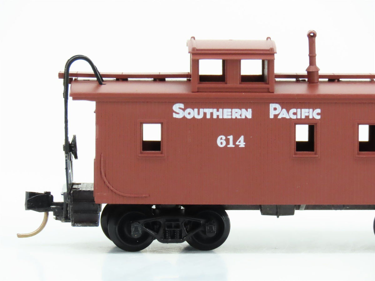 N Scale Micro-Trains MTL 51150 SP Southern Pacific 34&#39; Wood Caboose #614