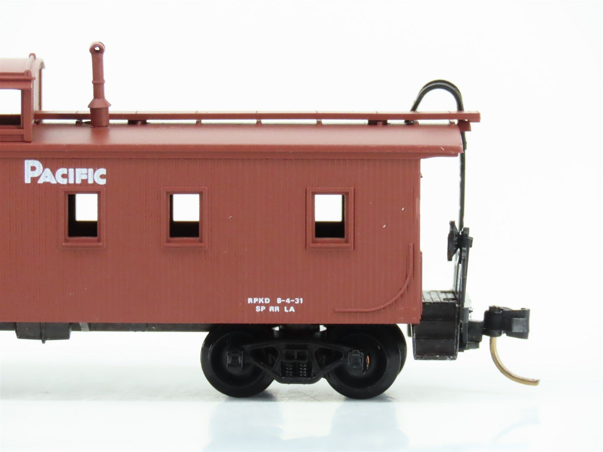 N Scale Micro-Trains MTL 51150 SP Southern Pacific 34&#39; Wood Caboose #614